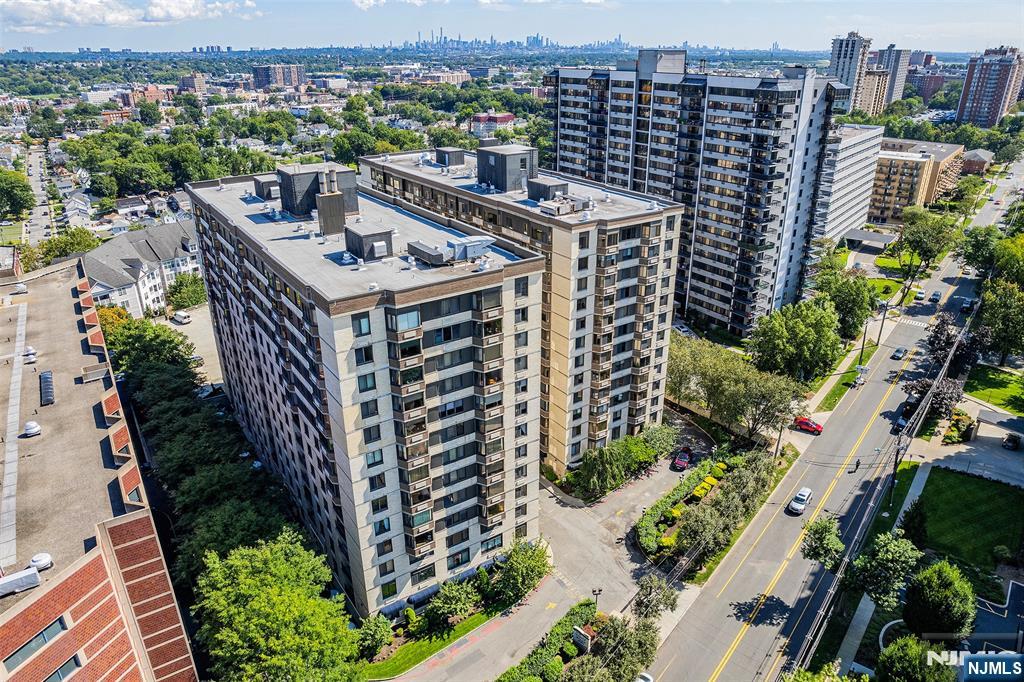 326 Prospect Avenue 5G - Photo 3