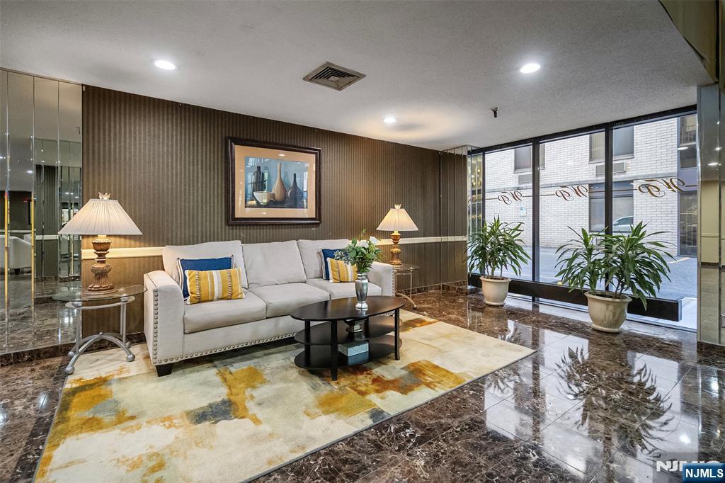 326 Prospect Avenue 5G - Photo 5