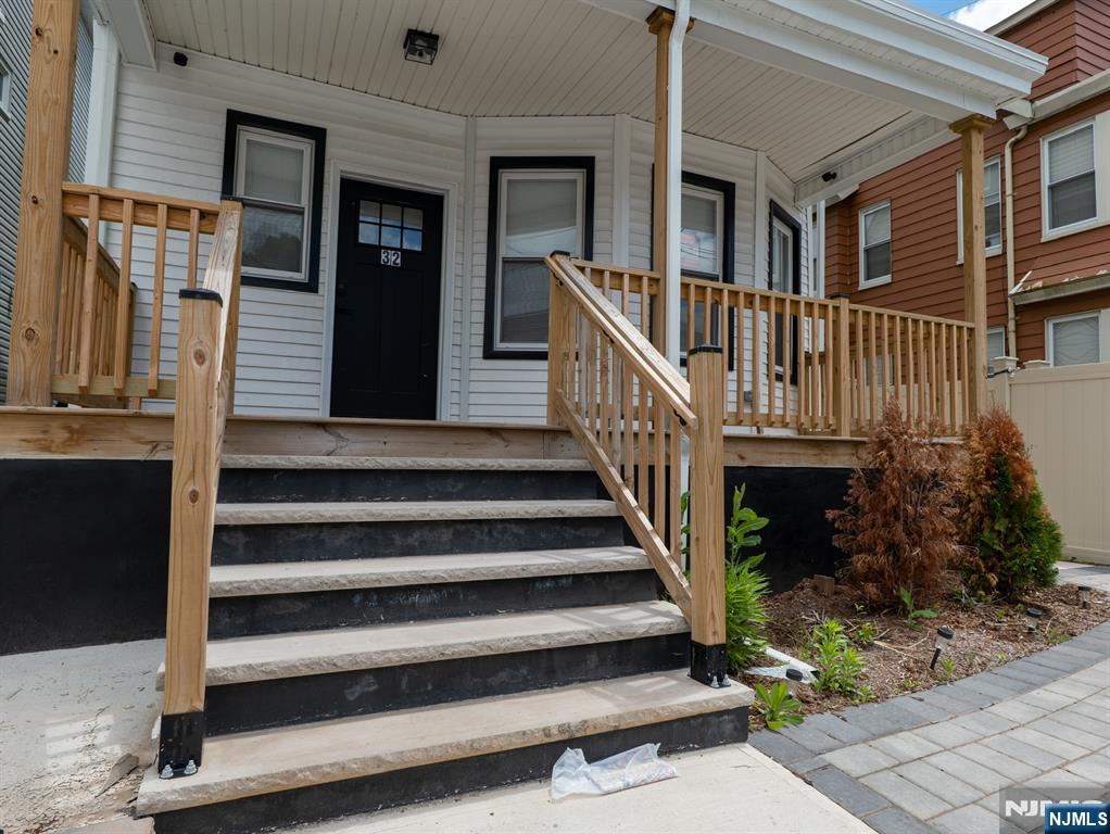 32 Palm Street - Photo 2