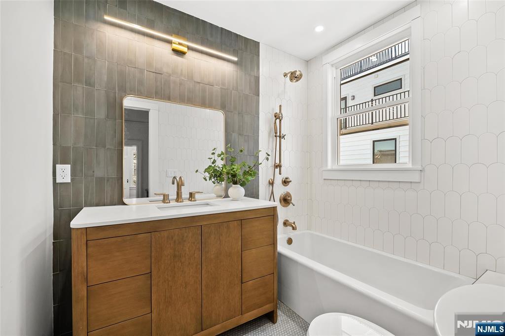 55 Reservoir Avenue — photo 24