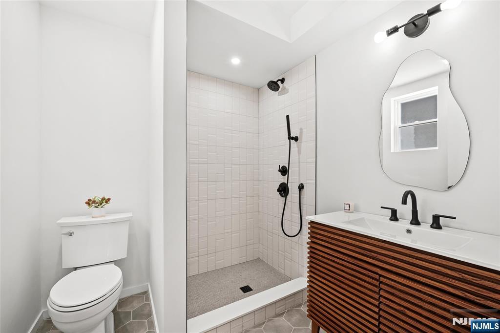 55 Reservoir Avenue — photo 35