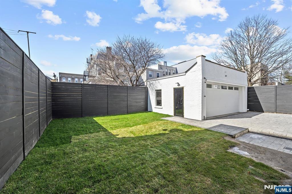 55 Reservoir Avenue — photo 36