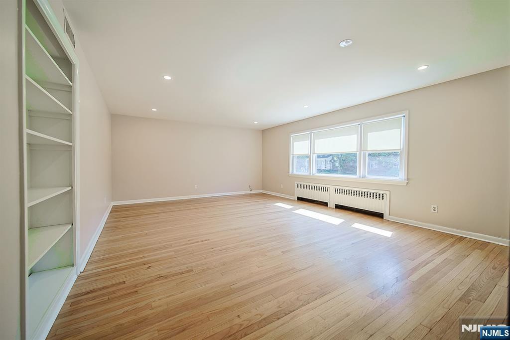 1227 Inwood Terrace 1F &amp; GF - Photo 3