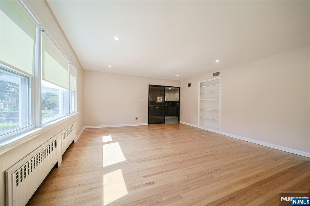 1227 Inwood Terrace 1F &amp; GF - Photo 4