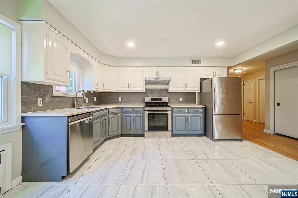 1227 Inwood Terrace 1F &amp; GF - Photo 5
