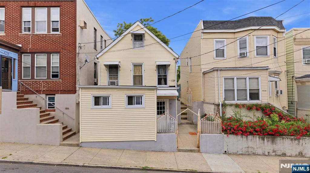 6112 Washington Street - Photo 1