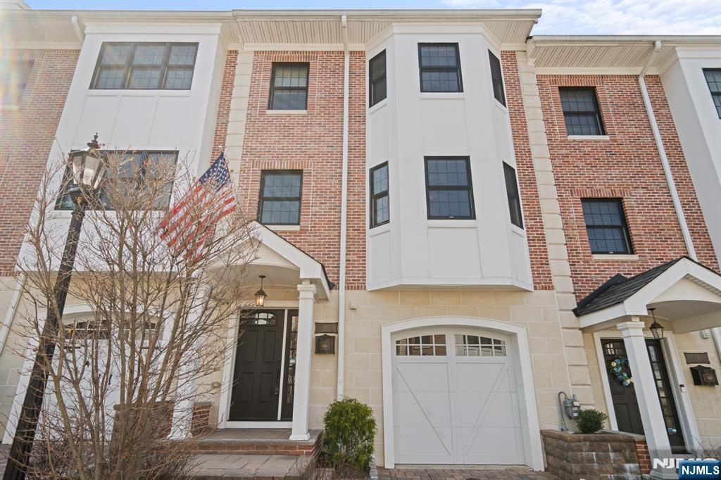 4 Central Avenue C - Photo 1