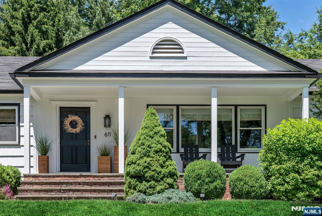 611 Wishing Well Road - Photo 3