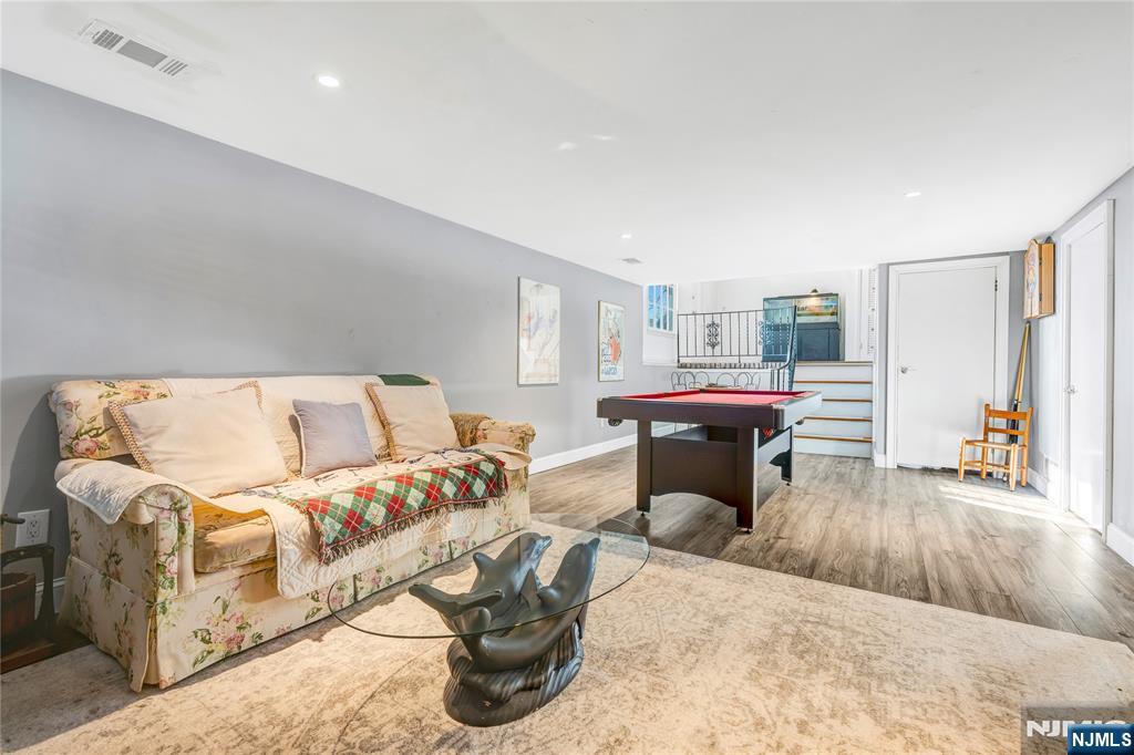 558 Green Lane — photo 35
