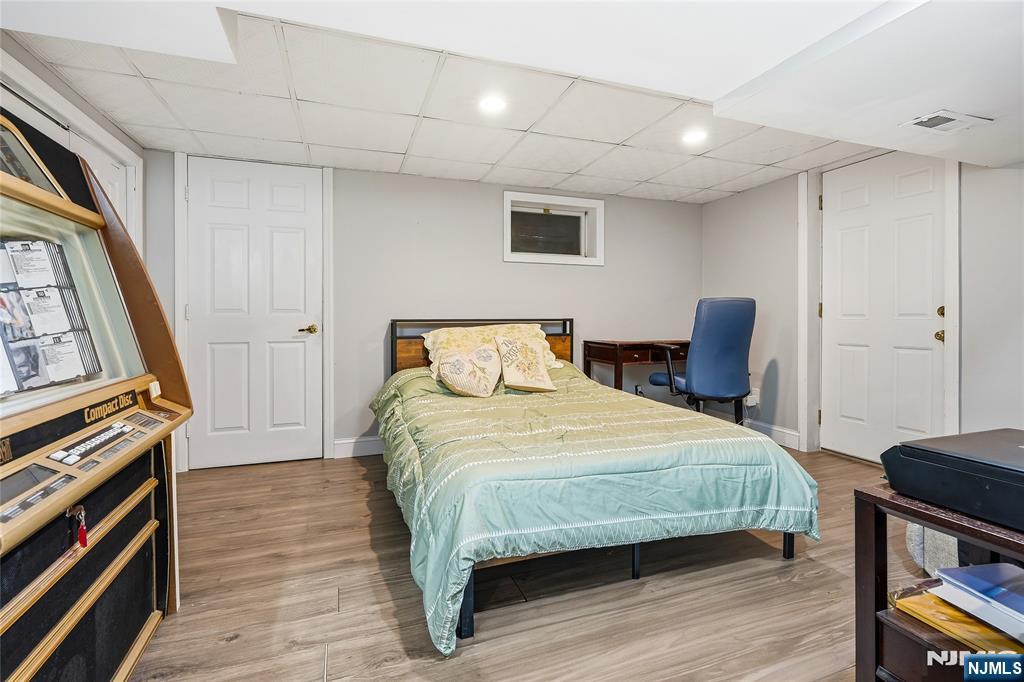 558 Green Lane — photo 36