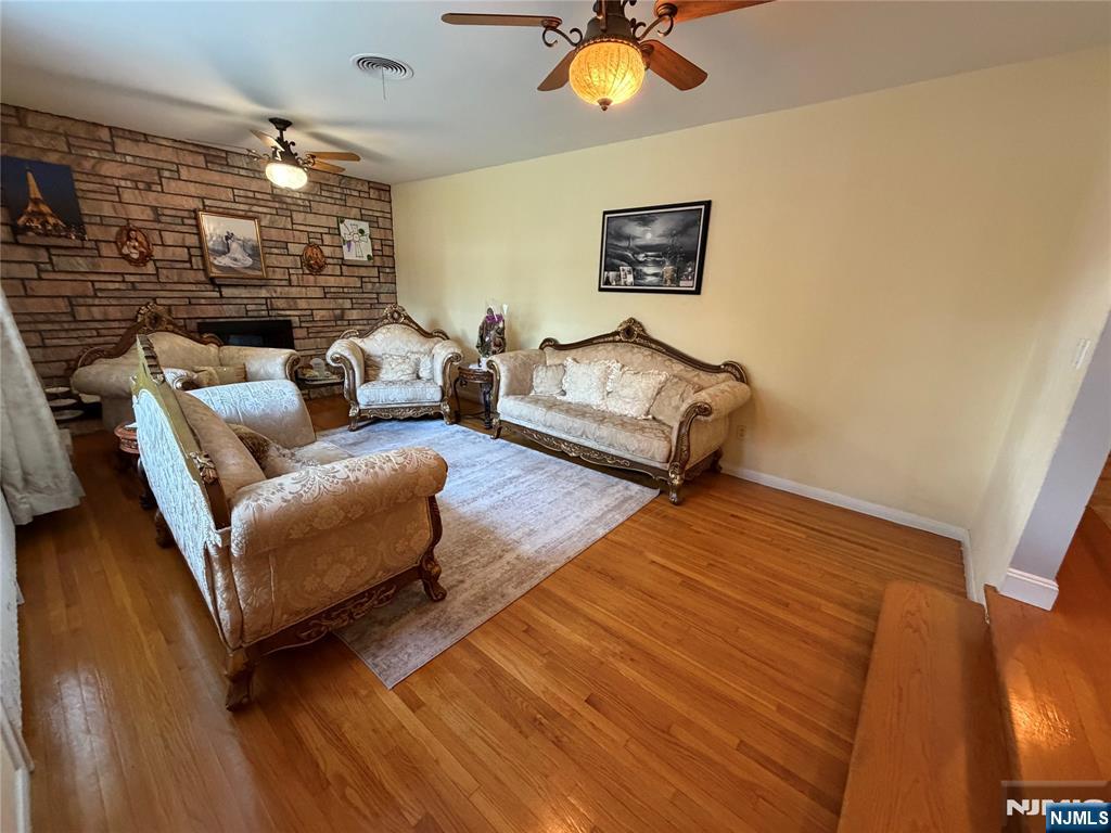 491 Graphic Boulevard - Photo 5