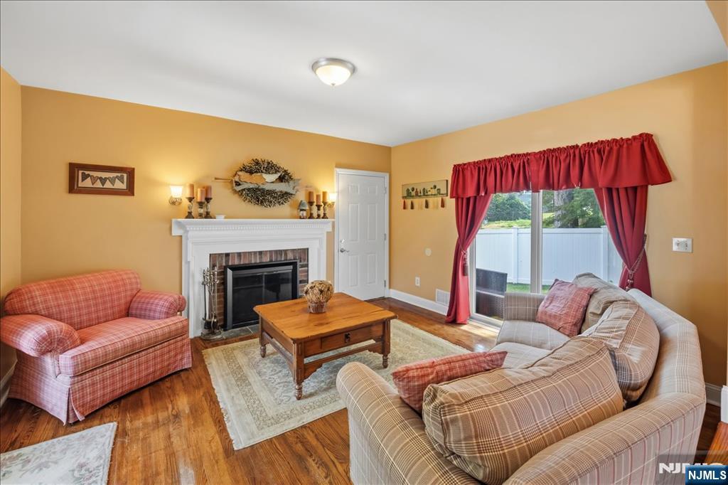 583 Brookside Avenue - Photo 3