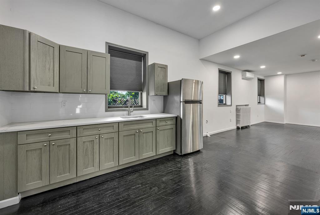 172 Madison Avenue 1st Floor - Photo 1