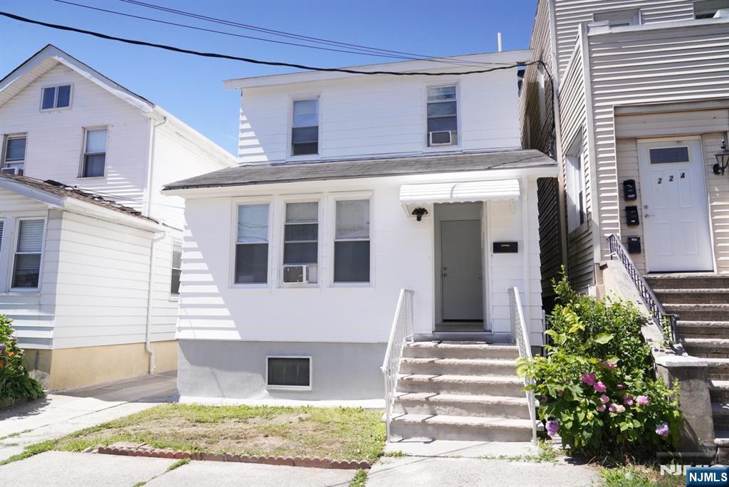 222 Riverview Pl, Cliffside Park, NJ 07010