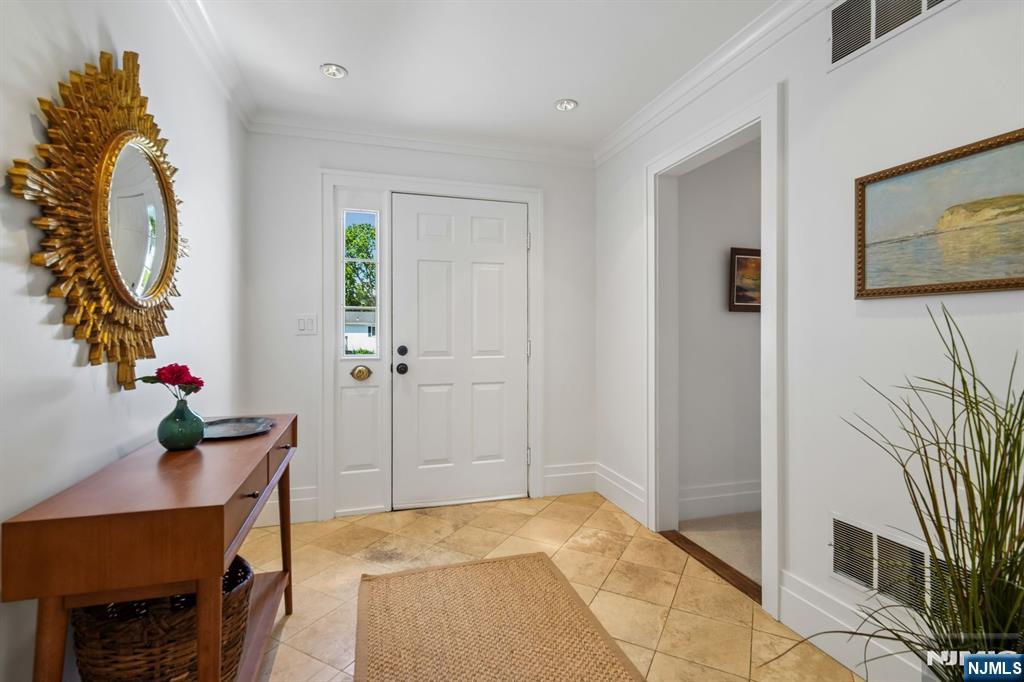 658 Ridgewood Road C0001 - Photo 2