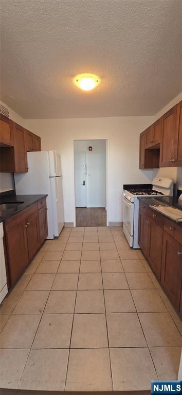 201 Bridge Plaza 7B - Photo 4