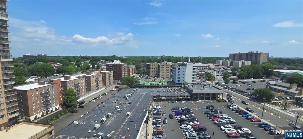 201 Bridge Plaza 14K - Photo 2