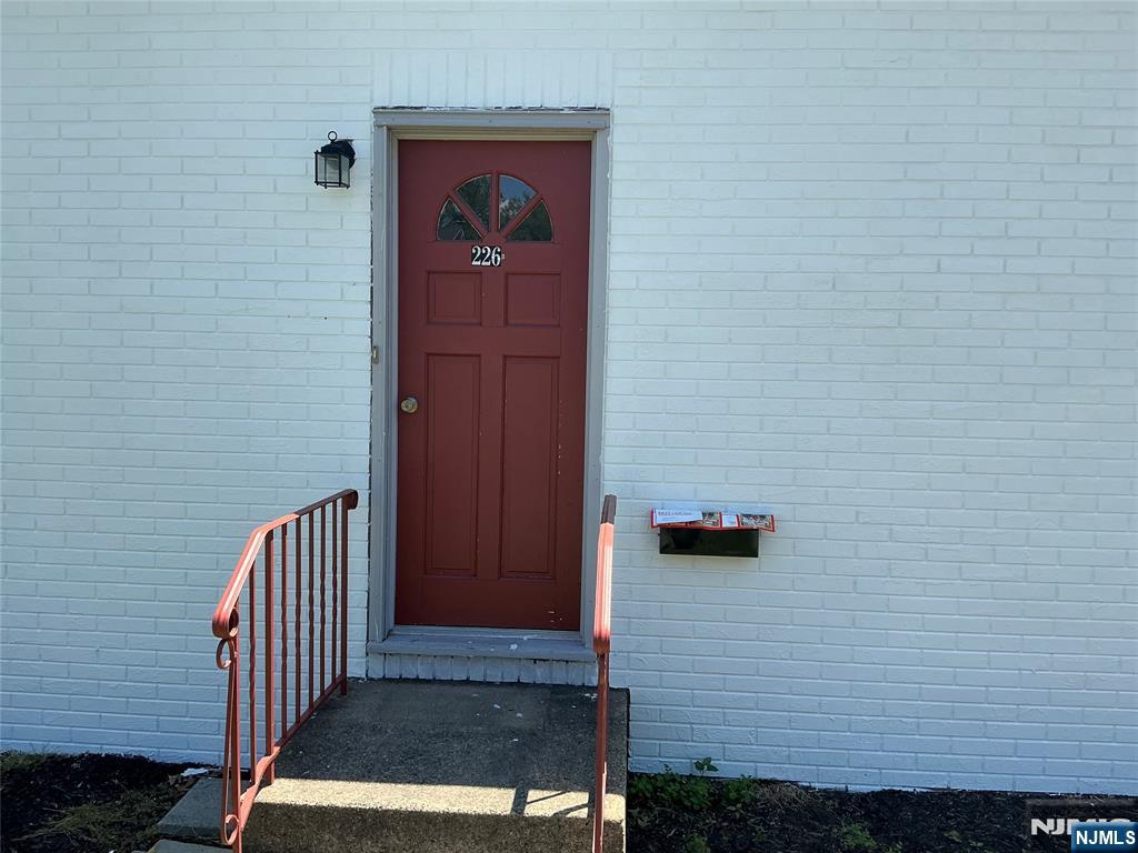 226 Livingston Street - Photo 2