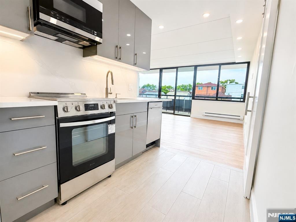 555 Gorge Road 6F - Photo 4