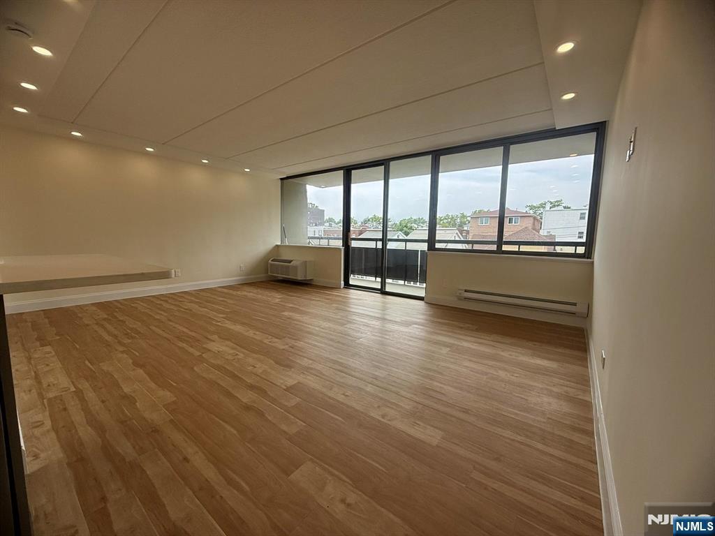 555 Gorge Road 6F - Photo 5