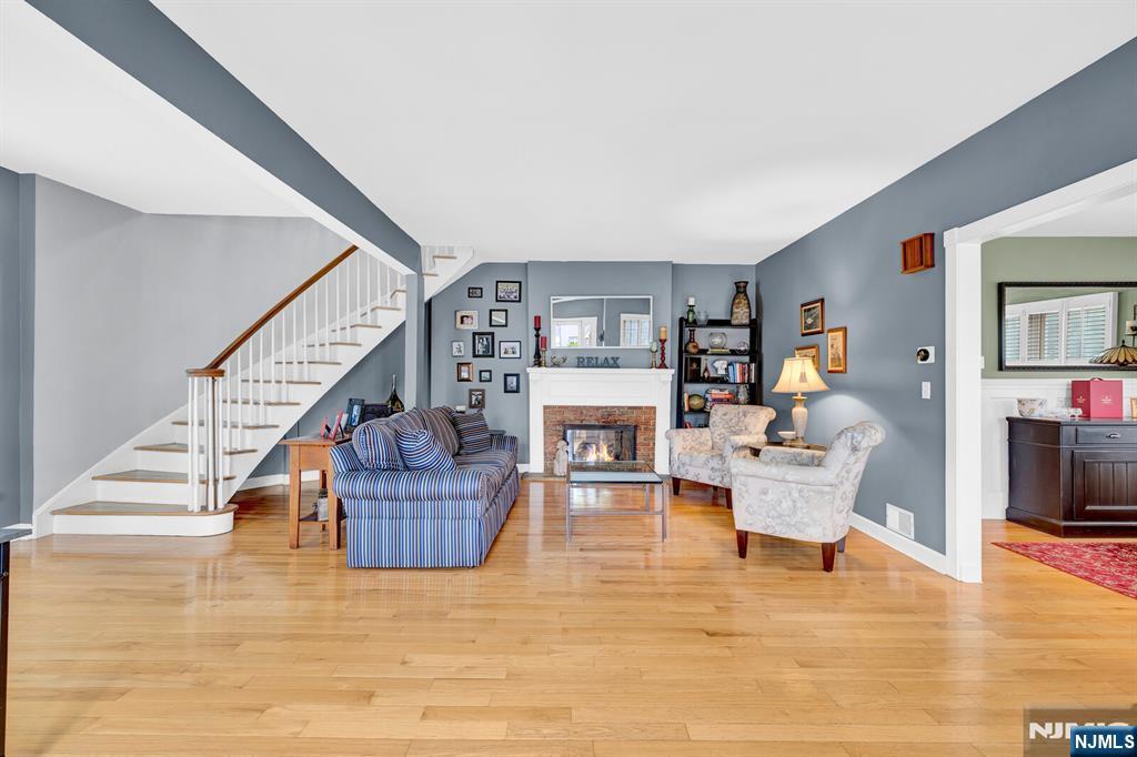 98 Maple Street - Photo 4