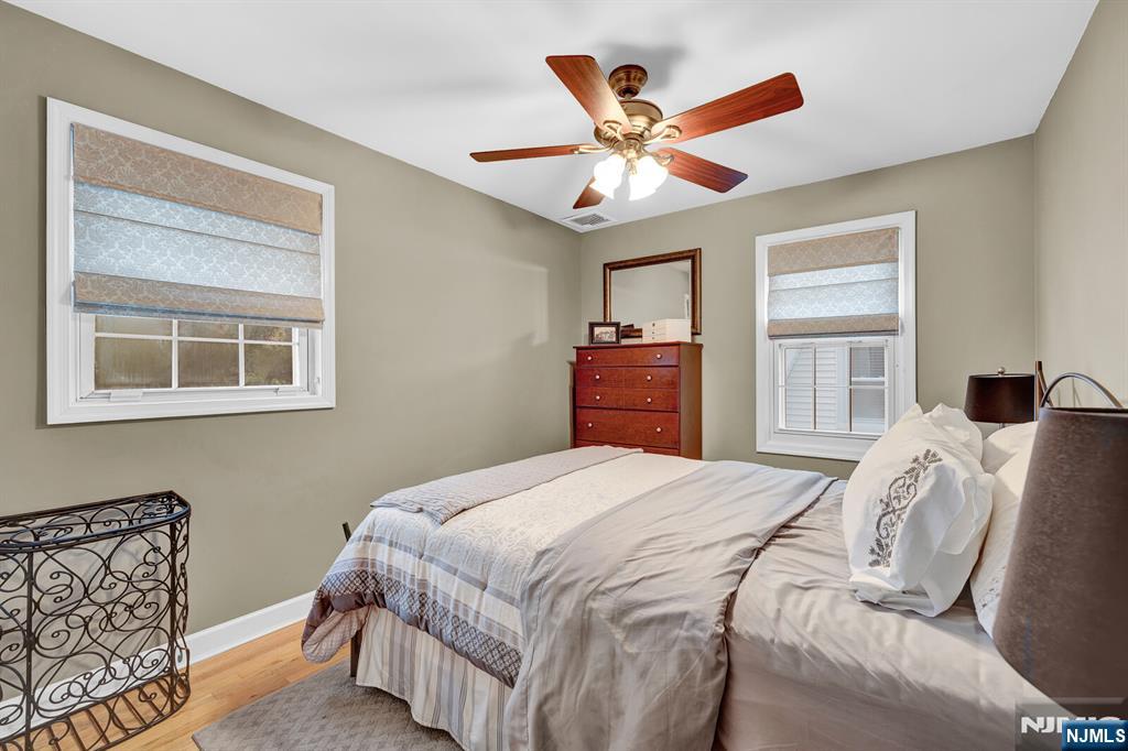 98 Maple Street — photo 31