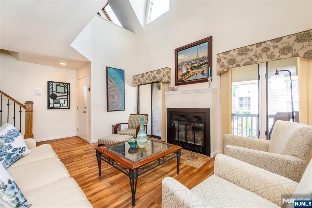 902 River Renaissance C02 - Photo 2