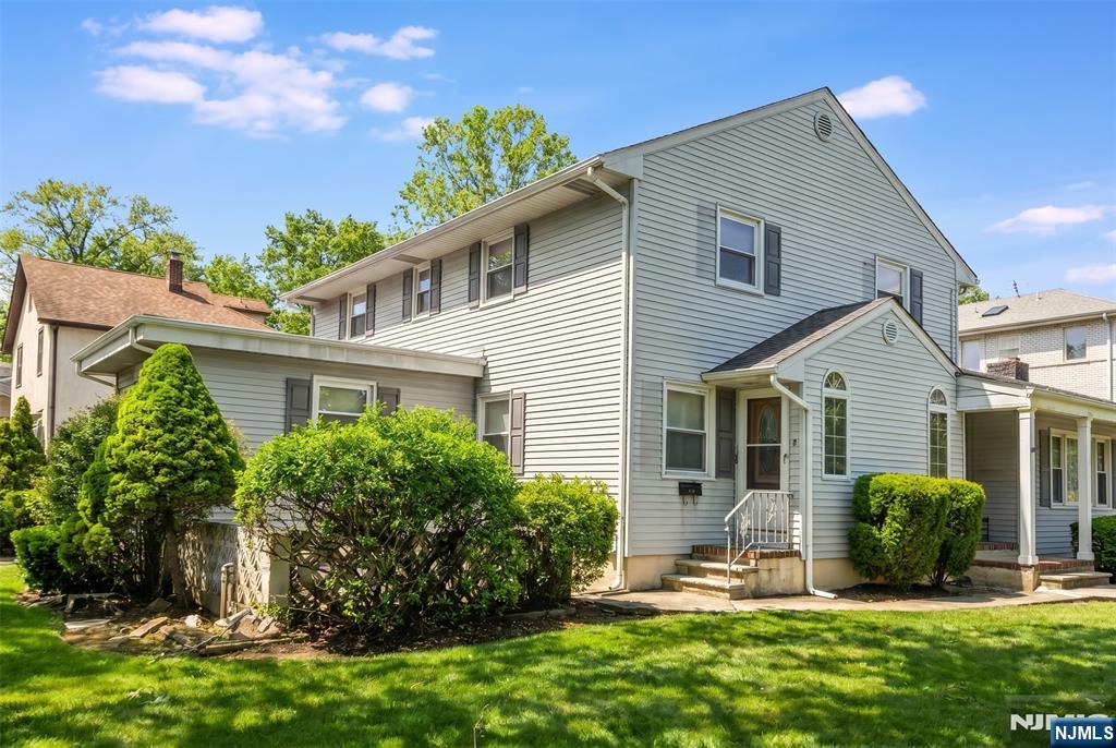113 Grove Street - Photo 2