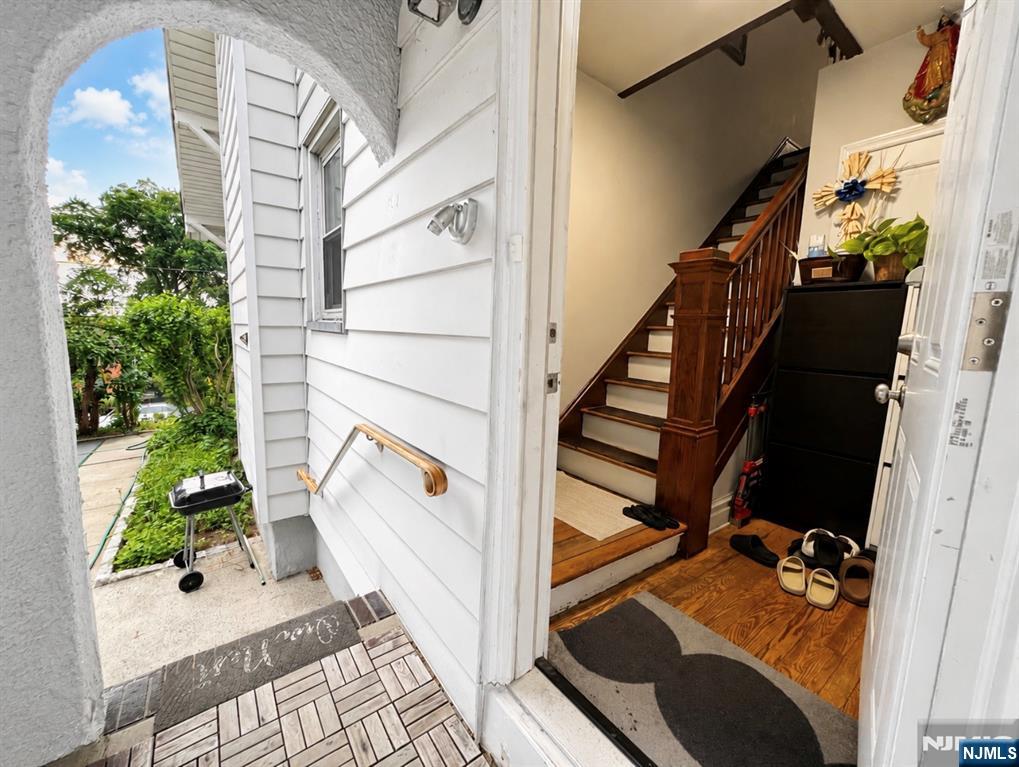 578 Hillside Street 2ND FLOOR - Photo 3