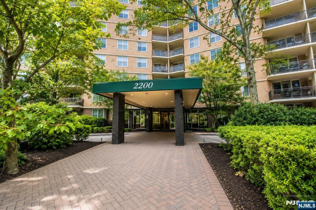 2200 N Central Rd #10G, Fort Lee, NJ 07024