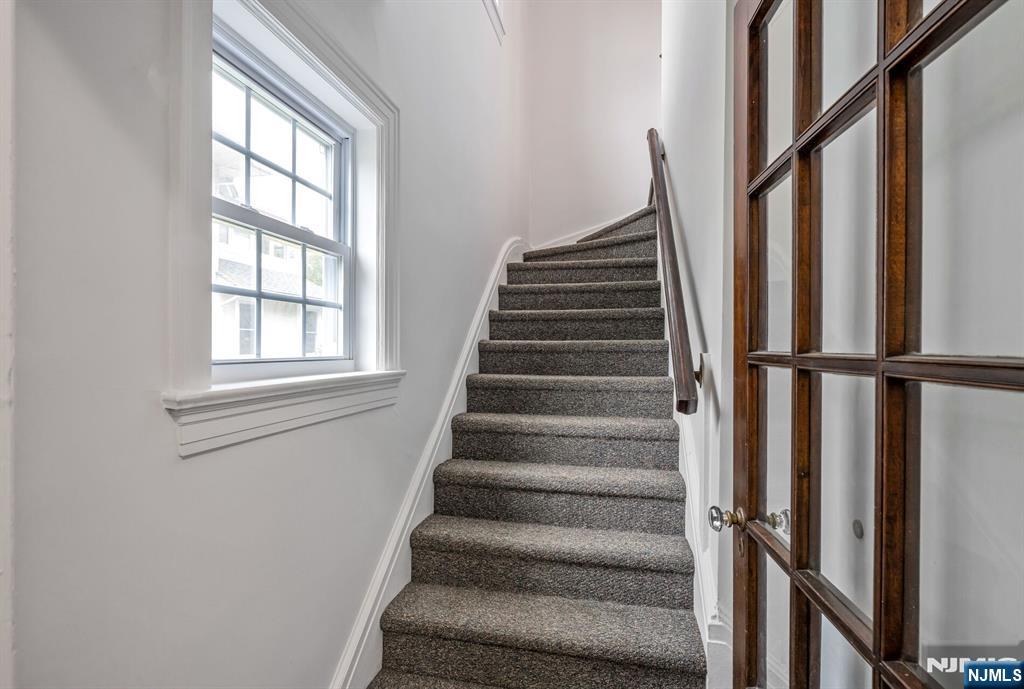 103 N Walnut Street - Photo 4