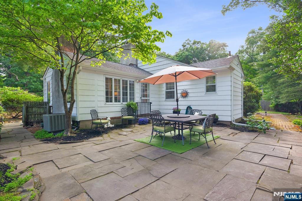 25 Grove Street — photo 34