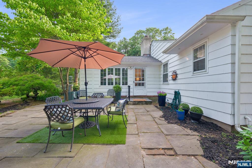 25 Grove Street — photo 36
