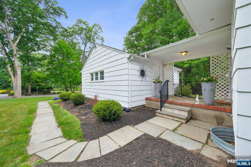25 Grove Street — photo 39