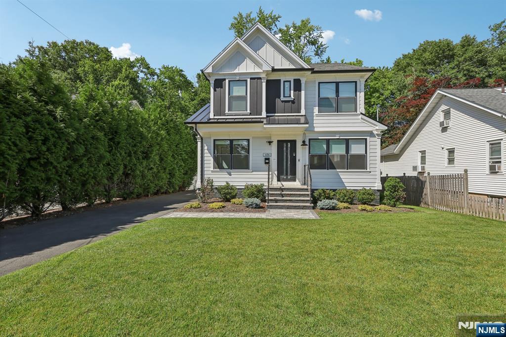 676 Ridgewood Avenue - Photo 2