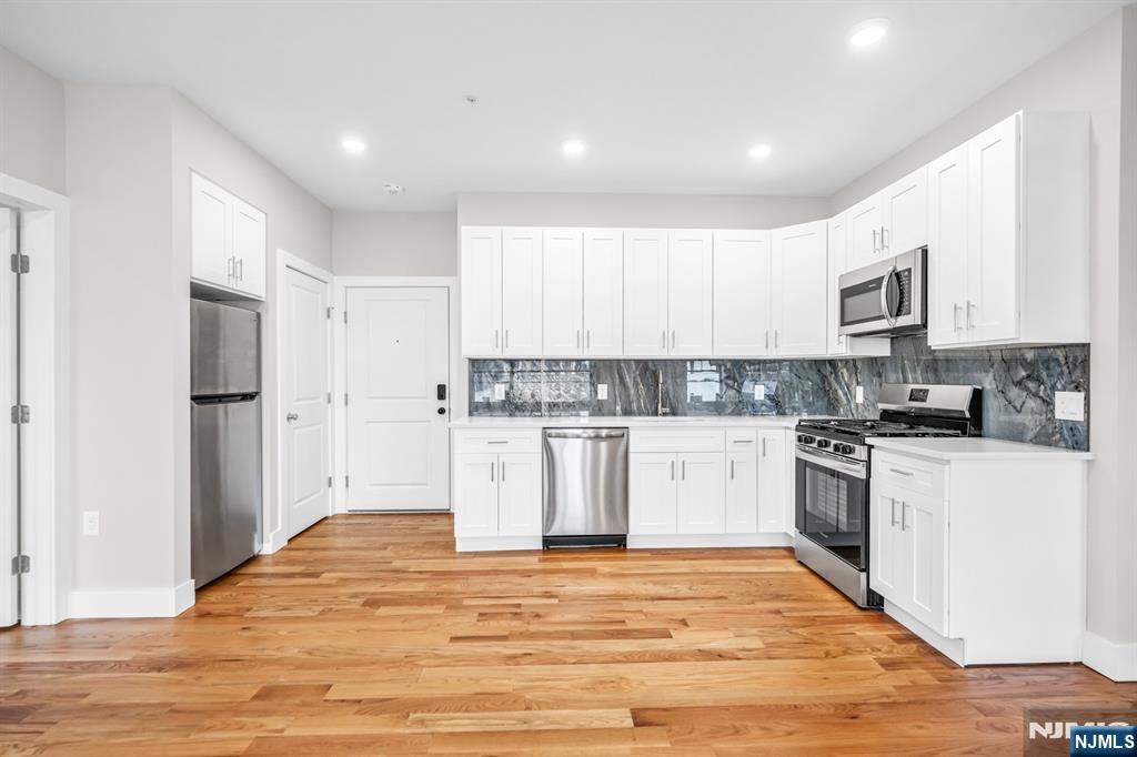 66 Mount Prospect Avenue 4 - Photo 4