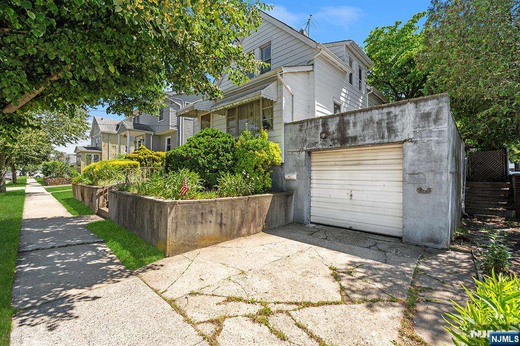112 Page Avenue - Photo 2