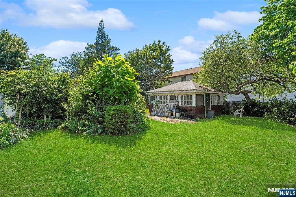 112 Page Avenue - Photo 3