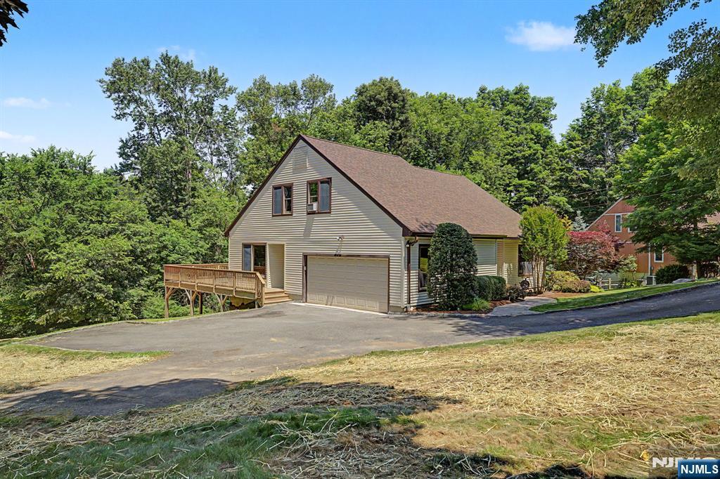 829 Ramapo Valley Road - Photo 2