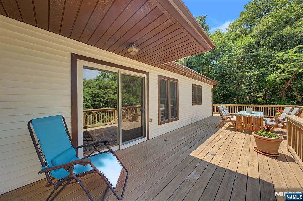 829 Ramapo Valley Road - Photo 5