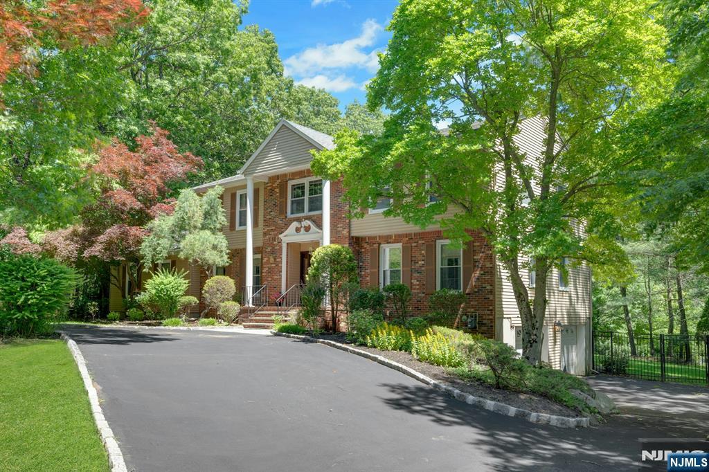 10 Moonshadow Court - Photo 2