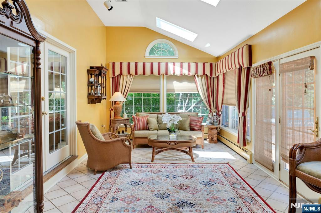 10 Moonshadow Court — photo 21