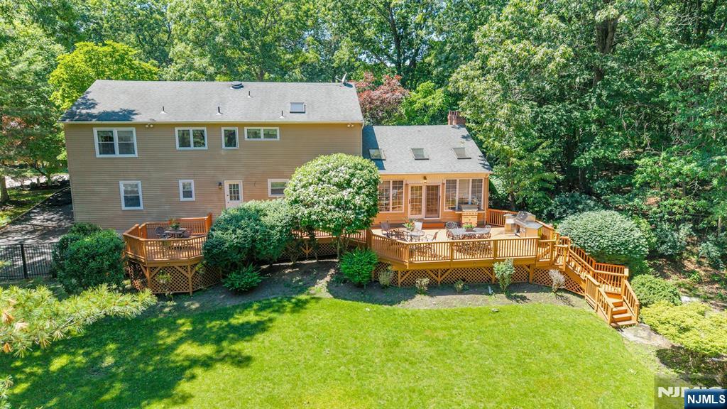 10 Moonshadow Court — photo 46