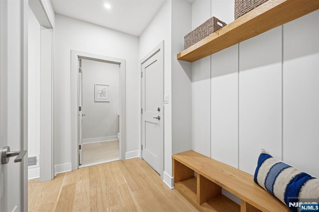 35 Sycamore Avenue — photo 13