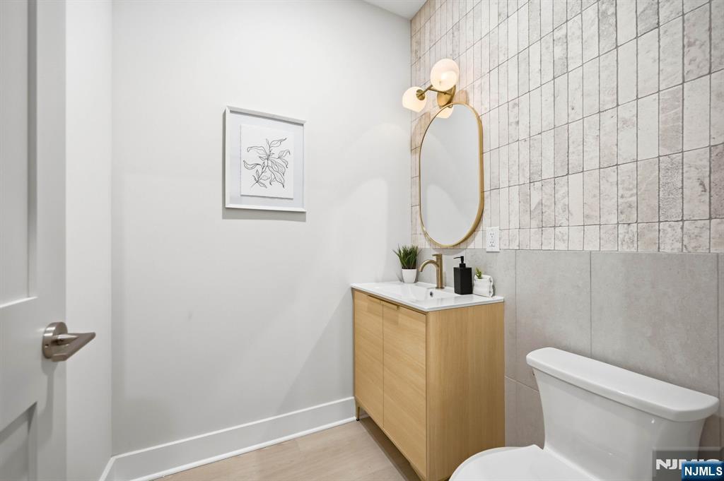 35 Sycamore Avenue — photo 14