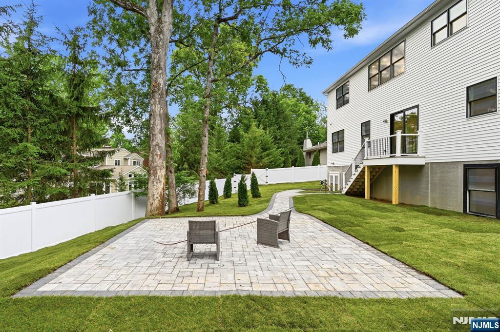 35 Sycamore Avenue — photo 21