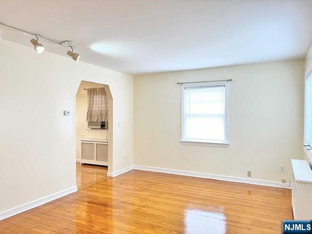 846 E Glen Avenue - Photo 2