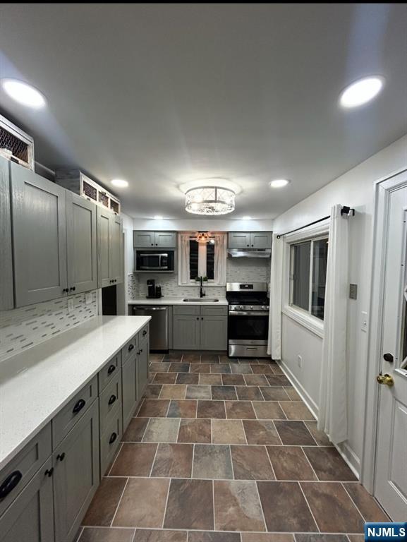 47 Stanley Avenue - Photo 2