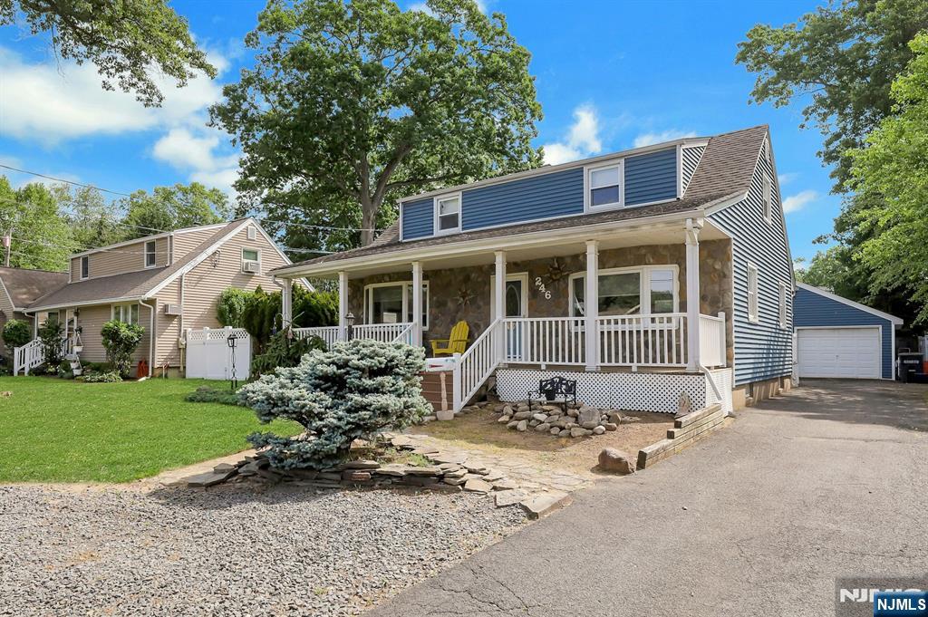 246 Highland Avenue - Photo 2