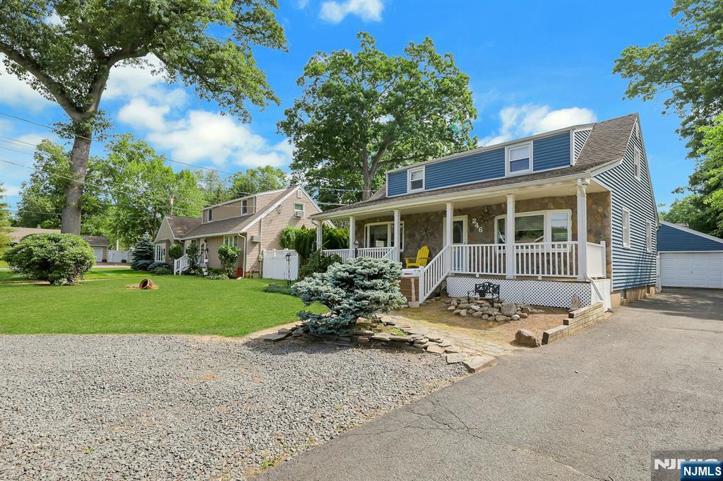 246 Highland Avenue - Photo 3
